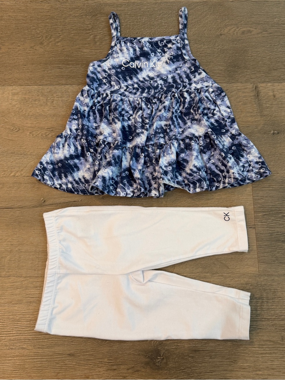Calvin Klein Outfit Tank Top & Capris toddler girl 3T